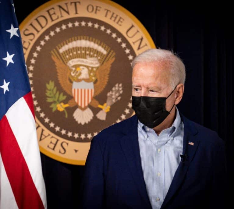 Biden advierte de que es "altamente probable" otro atentado en Kabul en las próximas horas