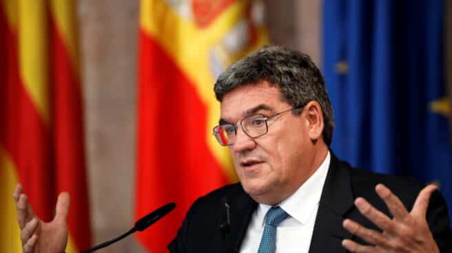 El ministro de Inclusión, Seguridad Social y Migraciones, José Luis Escrivá, comparece en rueda de prensa tras su reunión con Ximo Puig.