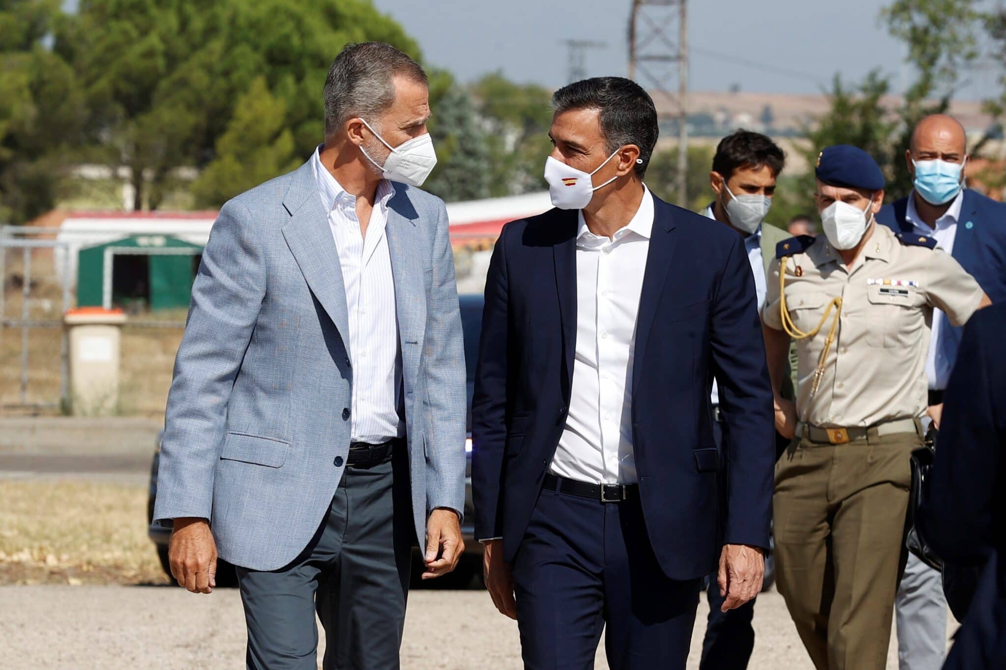 El Rey y Sánchez visitan el centro de acogida en Torrejón.