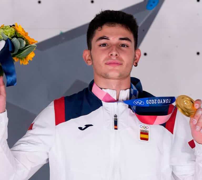 Una sorpresa de oro: Alberto Ginés se convierte en el primer campeón olímpico de escalada