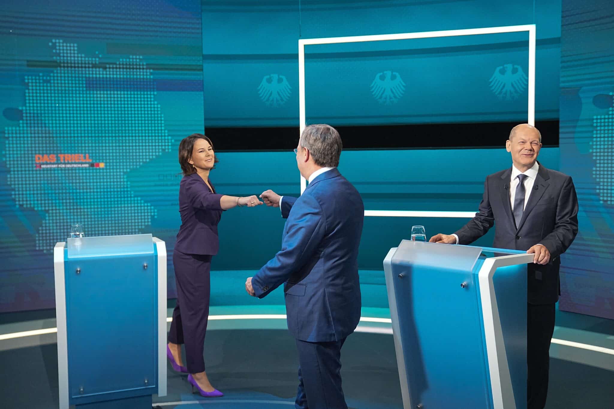 Los tres principales candidatos alemanes en el primer debate en la televisión alemana