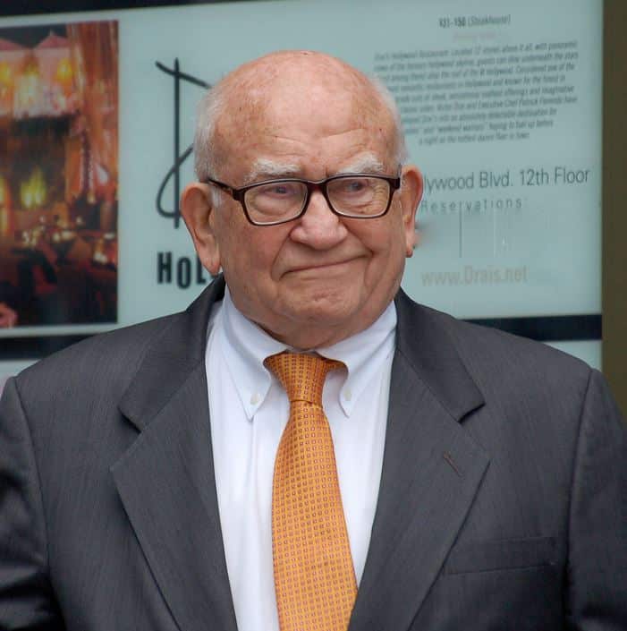 Fallece Ed Asner, actor de la serie 'Lou Grant'