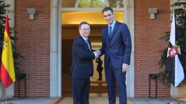 Pedro Sánchez cita mañana en Moncloa al presidente de Ceuta para analizar la devolución de los menores