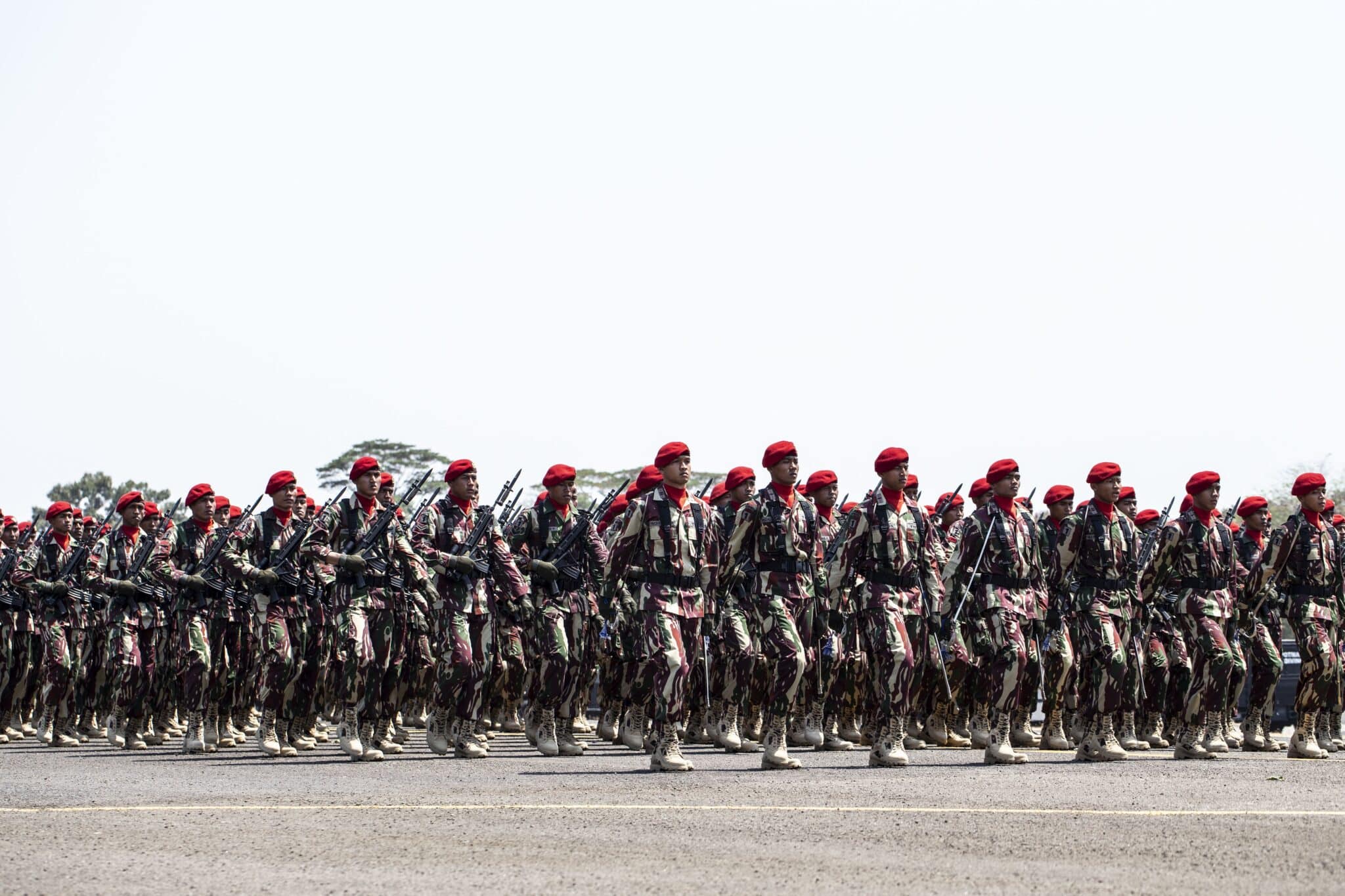 Desfile de la Fuerza Especial Barret Rojo del Ejército de Indonesia