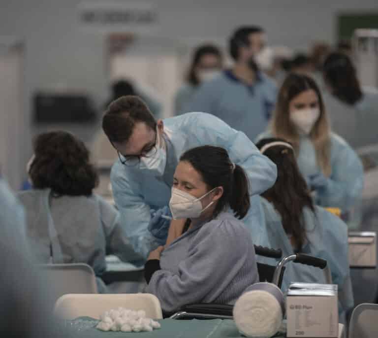 Casi dos millones de mayores de 40 años sin vacunar: “Hay que ir a por ellos”