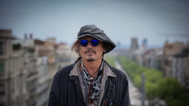 El actor Johnny Depp posa después de la rueda de prensa de presentación de la película ‘El fotógrafo de Minamata' en la quinta edición del BCN Film Fest