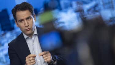 El PP dice que el rey emérito "puede ir donde quiera" y que no tiene causas abiertas