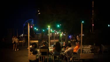 Sanidad notifica 15.680 casos y 102 muertes, con la incidencia bajando hasta 528