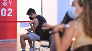La inmunidad de grupo se aleja y requiere de la vacunación masiva de menores
