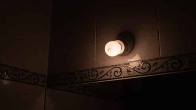 El precio de la luz sube un 18% y alcanza los 105,4 euros/MWh