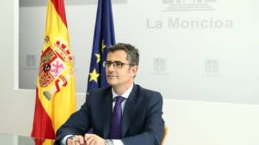 El ministro Bolaños debilita al Gobierno en sus ataques al PP