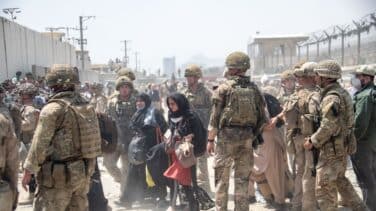 EEUU y Reino Unido temen un  ataque terrorista y piden alejarse del aeropuerto de Kabul