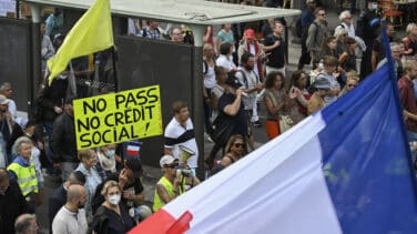 Macron gana la partida a los negacionistas, la vacunación se dispara en Francia