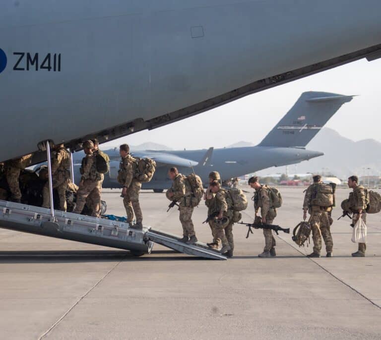 Estados Unidos abandona Afganistán tras 20 años de la Operación Libertad Duradera
