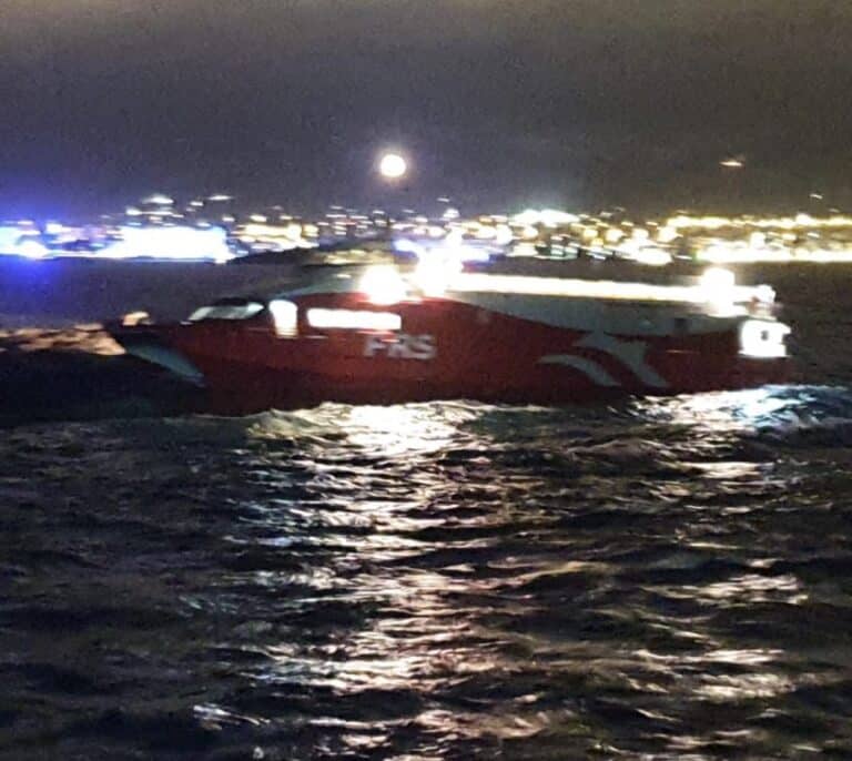 Herido grave un niño en un accidente de un ferry en Ibiza