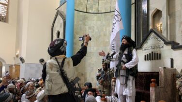 La conquista talibán, del AK-47 al smartphone