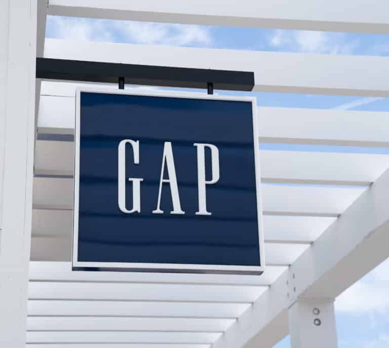 Gap inicia la venta 'online' en España y Portugal mientras dice adiós a sus tiendas en Reino Unido