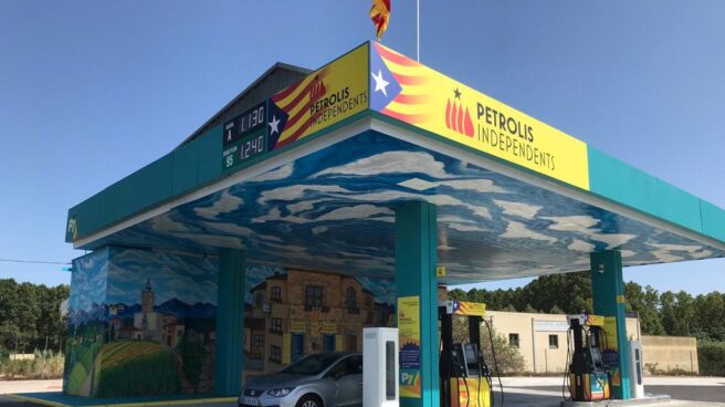 Una de las gasolineras de Petrolis Independents, que ha pedido un crédito ICO para salvar su situación Imagen de una de las gasolinera de Petrolis Independents, en concreto la situada en Bescanó (Girona)