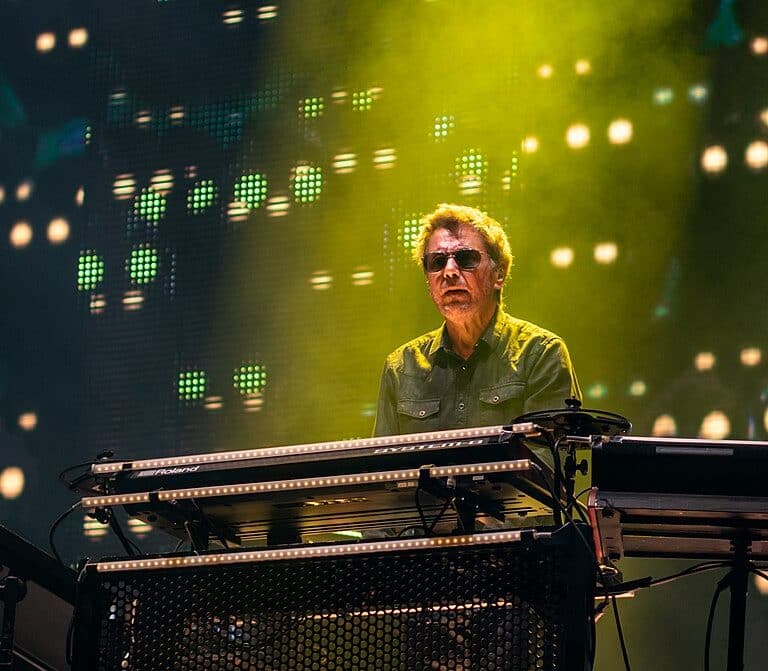 Jean Michel Jarre: el hijo que fue padre de la música electrónica