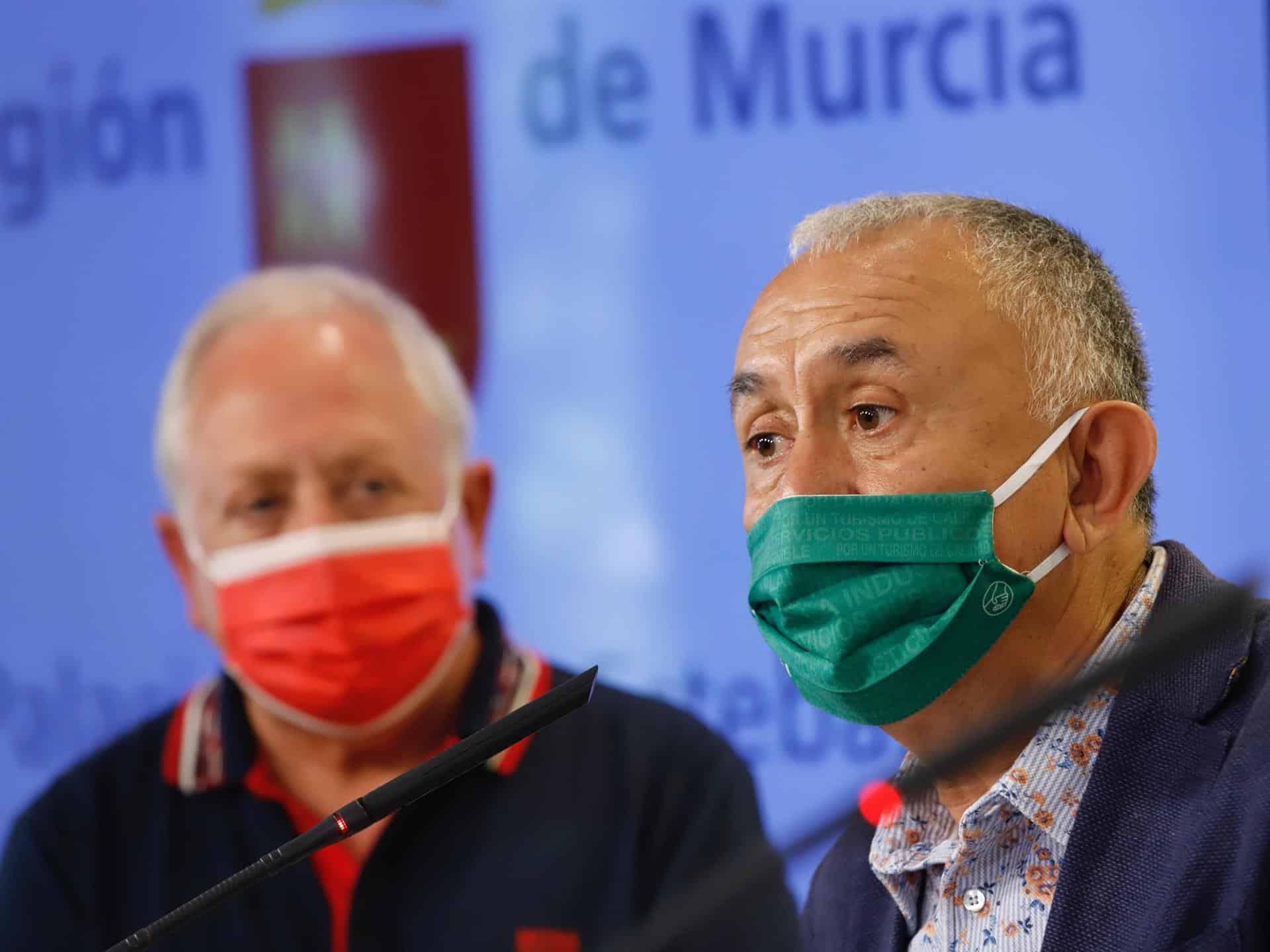 El secretario general de UGT, Pepe Álvarez (izquierda), junto al secretario general de UGT en Murcia, Antonio Jiménez.