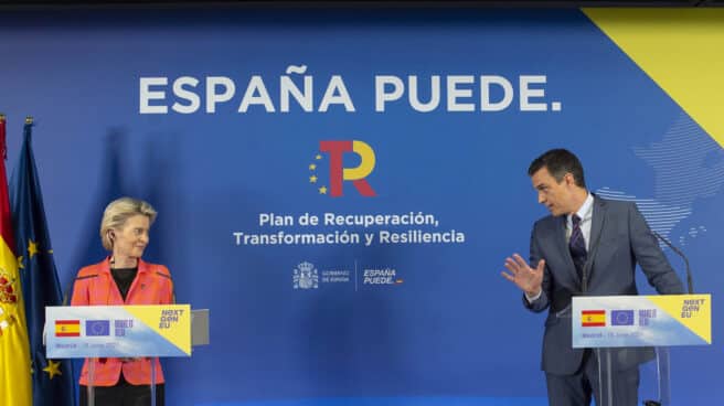 La presidenta de la Comisión Europea, Ursula von der Leyen, y el presidente del Gobierno, Pedro Sánchez