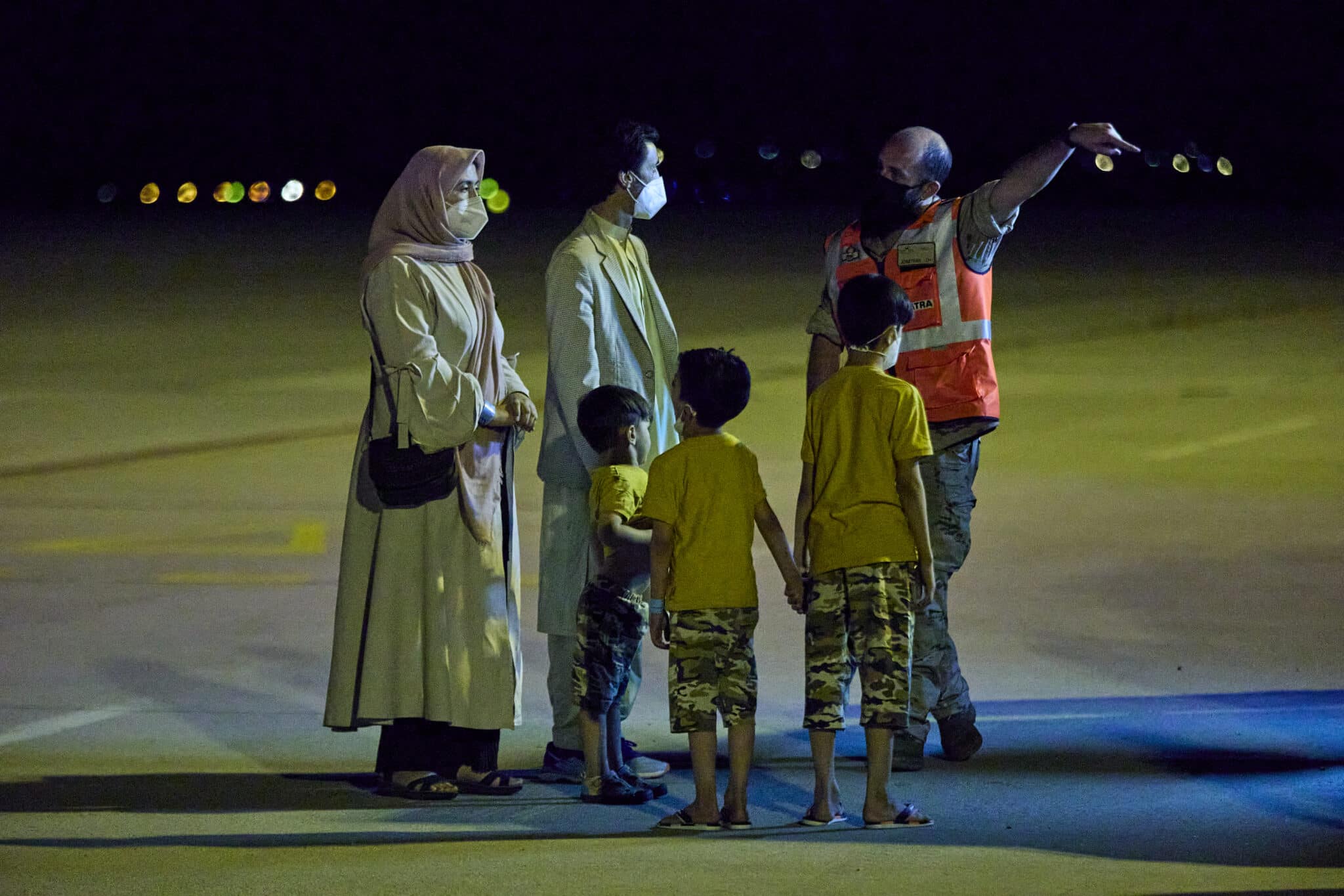 Seis meses hasta conseguir asilo: el procedimiento que seguirán los afganos llegados a España
