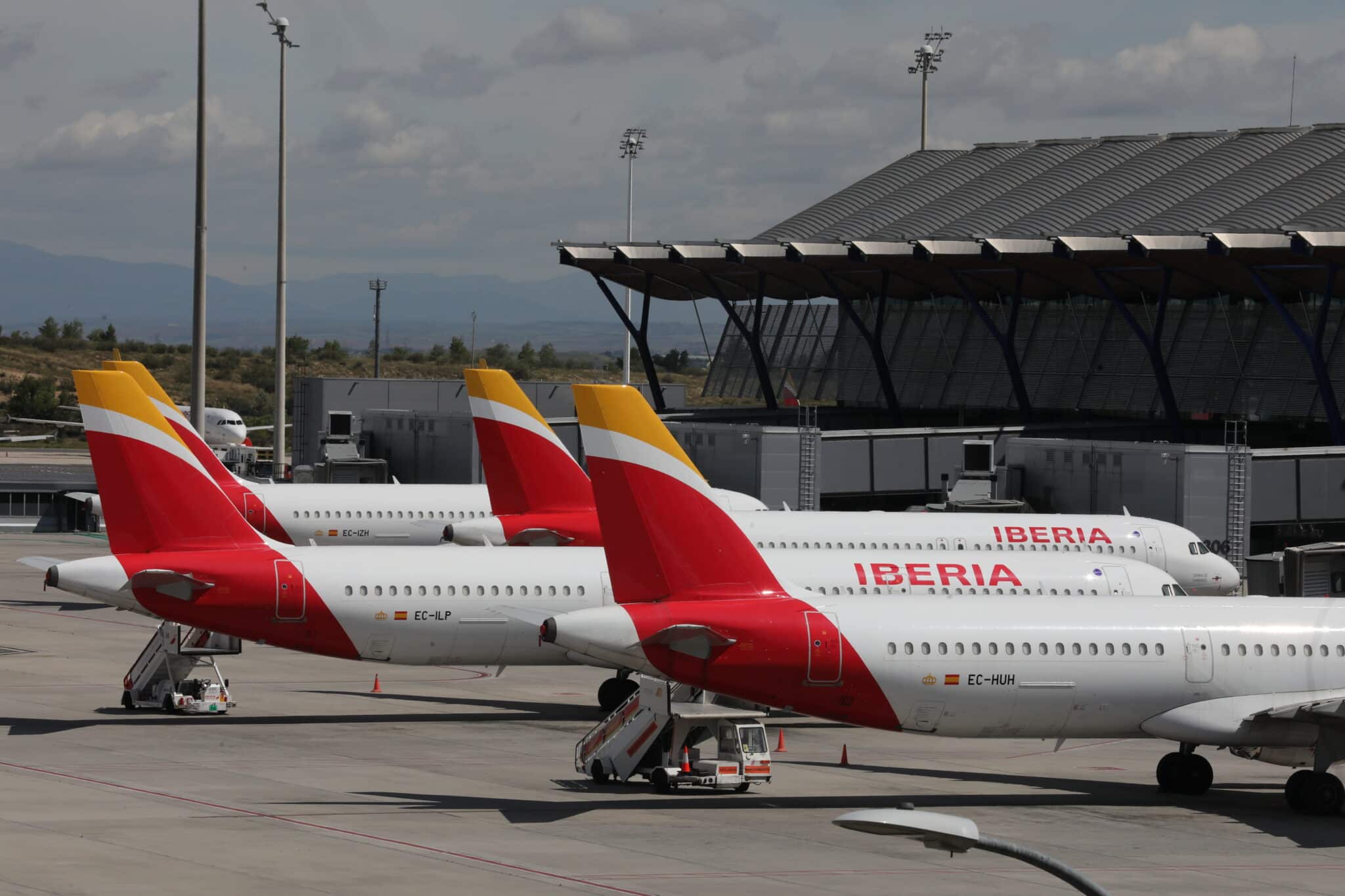 Varios aviones de Iberia aparcados en el Aeropuerto de Madrid-Barajas Adolfo Suárez.