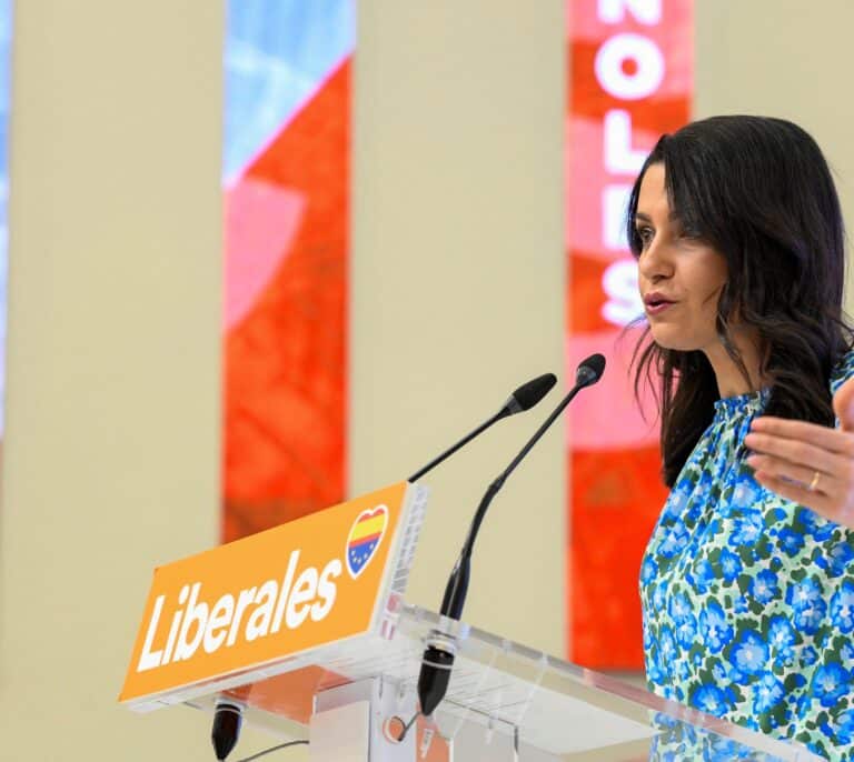 Arrimadas cree que Sánchez estaba al tanto de la "infamia" del rescate a Plus Ultra