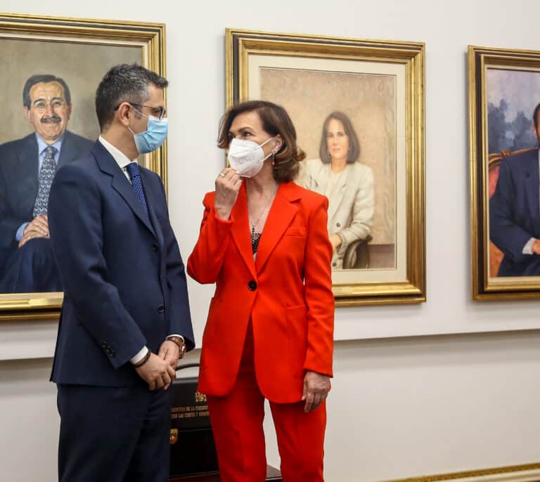 El ministro Bolaños se desmarca de Calvo y rehúsa residir en la vivienda oficial