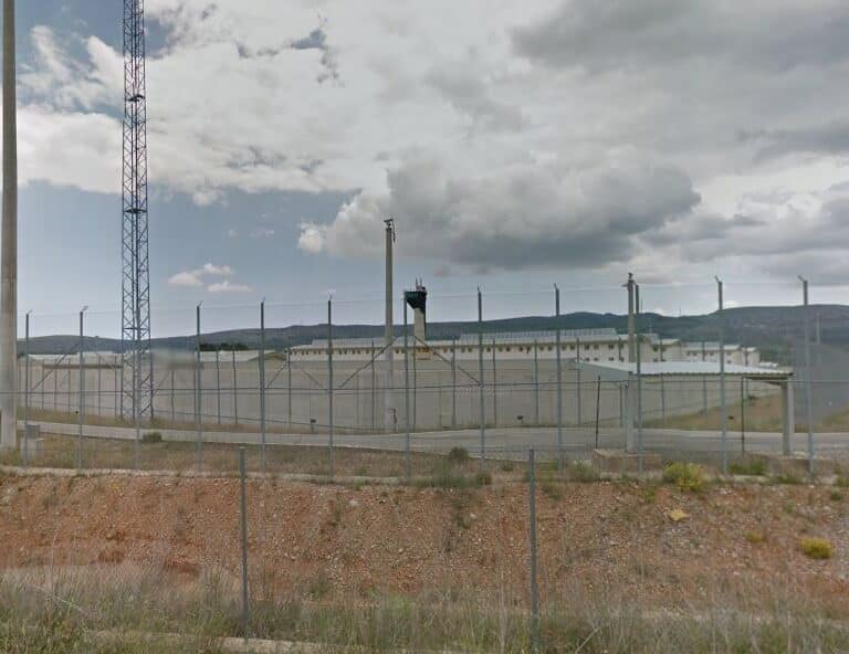 Muere un preso en la cárcel de Castellón II tras prender fuego al colchón de su celda