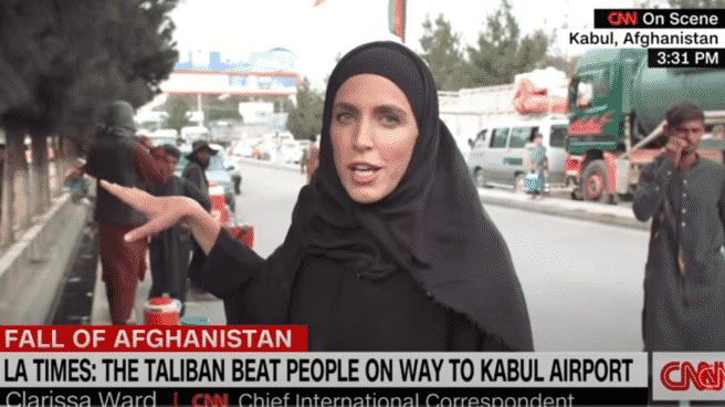 Clarissa Ward, la corresponsal en Afganistán que planta cara a los talibanes Clarissa Ward durante una cobertura en directo en Kabul (Afganistán) para la CNN