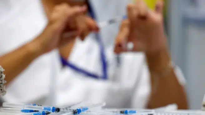 El Gobierno espera que la vacuna española de Hipra se pueda comercializar "a principios de 2022"