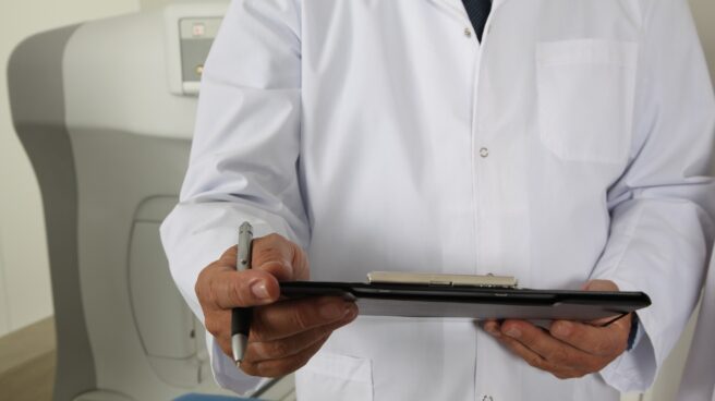 doctor-1228627_1920 Imagen de recurso de un médico.