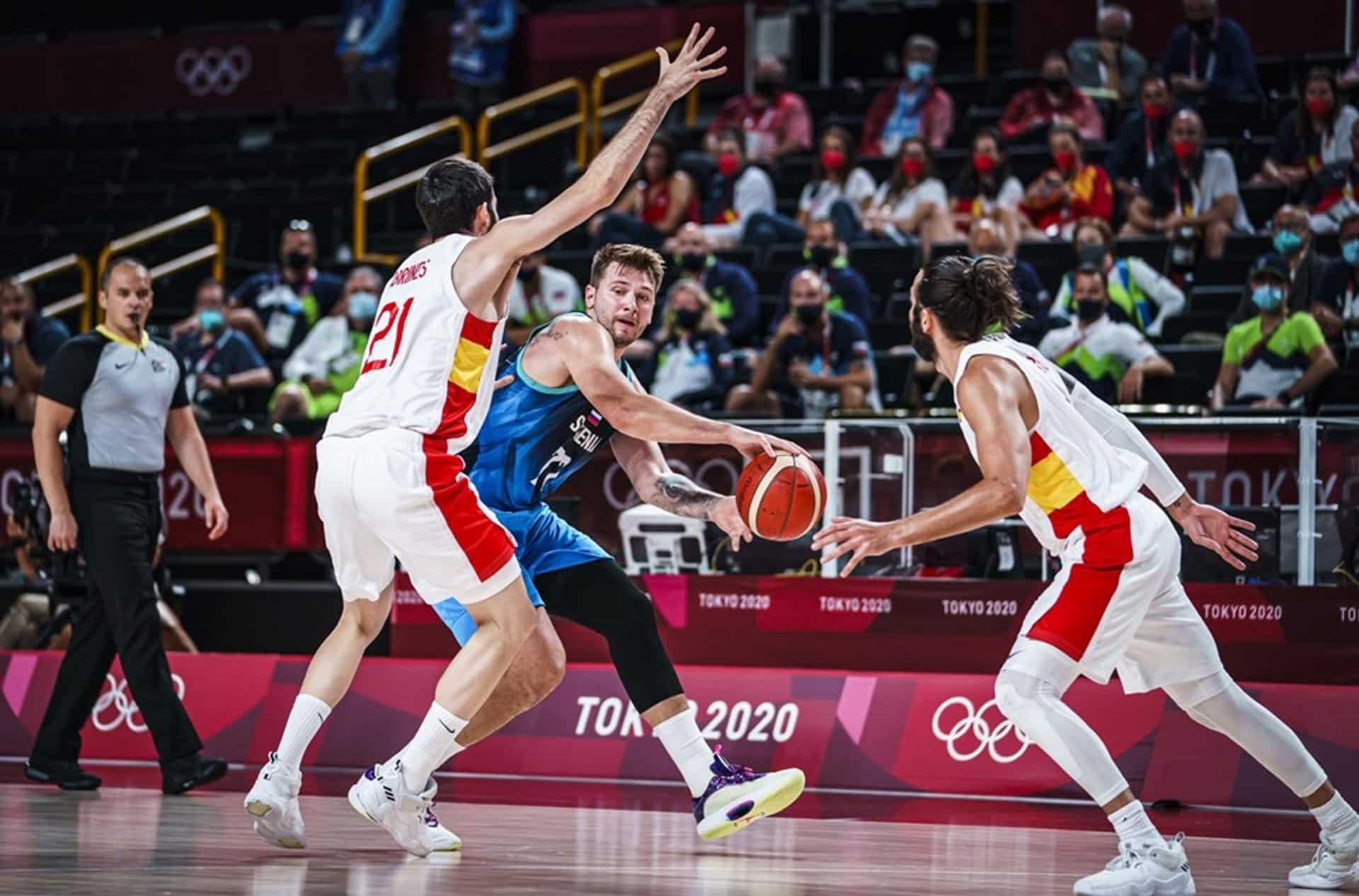 Luka Doncic durante el partido entre España y Eslovenia en Tokio 2020.