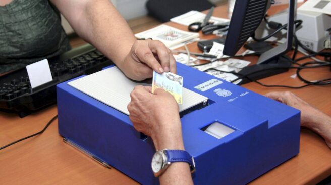 el-colapso-en-las-oficinas-del-dni-se-agrava-por-los-ordenadores-que-no-funcionan