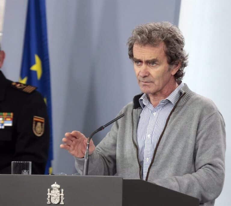 Simón aboga por no hacer obligatoria la vacuna ni imponer certificado covid