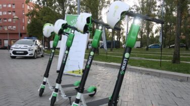 El Ayuntamiento de Málaga abre un expediente para retirar la autorización de los patinetes Lime