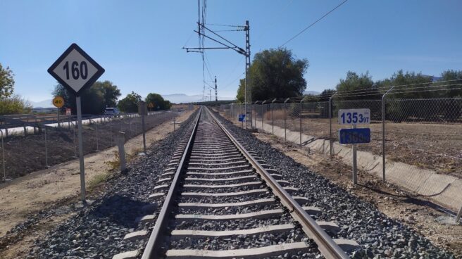 Imagen de archivo de una vía de tren.