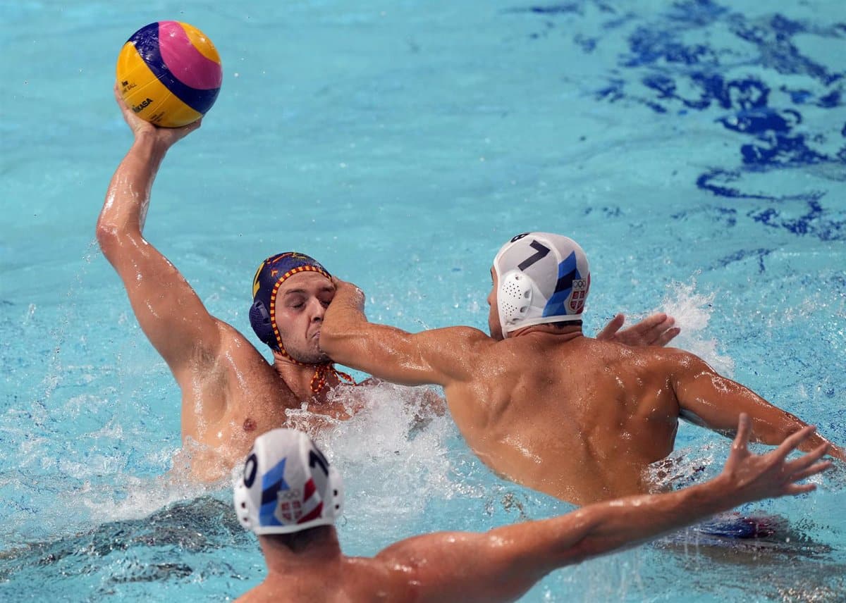 España cae ante Serbia y peleará contra Hungría por el bronce en waterpolo masculino