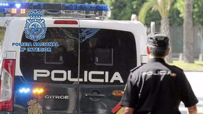 La Policía abate a un joven que amenazaba a su madre con un cuchillo en Vallecas