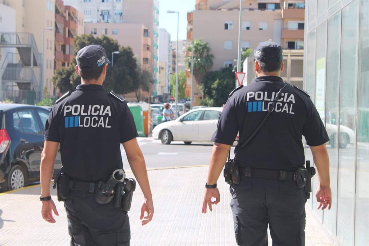 Detenido un hombre en Ibiza tras golpear a su pareja en la calle
