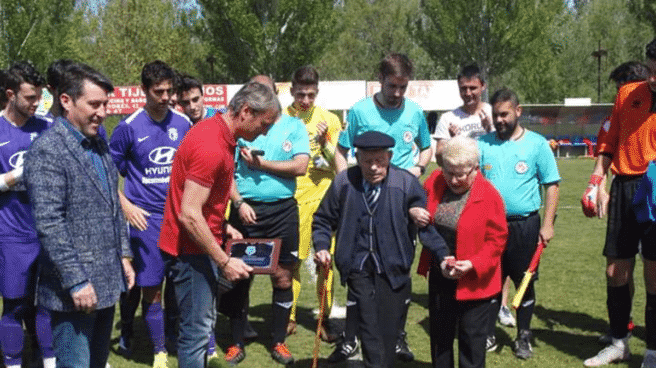 Record guiness hombre más longevo Imagen del hombre más longevo del mundo de 112 años