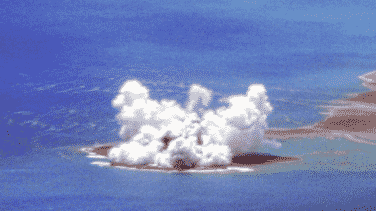 Un volcán submarino hace aflorar una nueva isla cerca de Japón