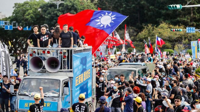 Manifestantes taiwaneses en una concentración en noviembre de 2020. Manifestantes taiwaneses en una concentración en noviembre de 2020.