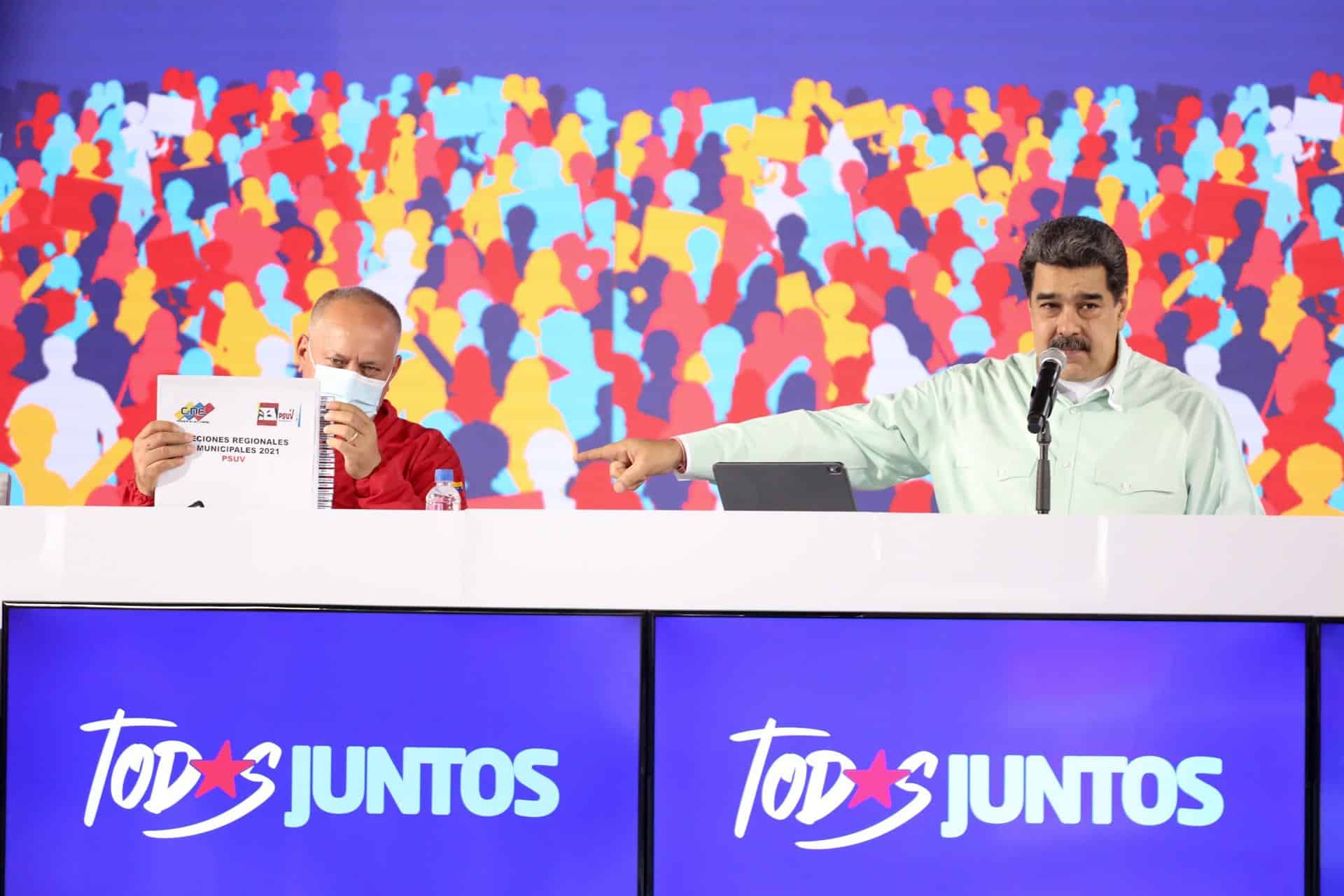 Nicolás Maduro y Diosdado Cabello, en una rueda de prensa.