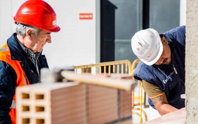 Alza de precios, burocracia y poca mano de obra: peligran los 1.500 millones europeos para rehabilitación