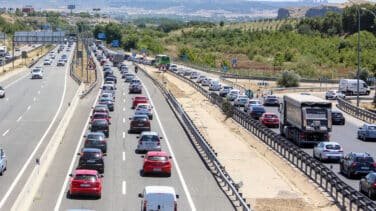¿Dónde y cuánto cuesta lavar el coche en Madrid tras las vacaciones?