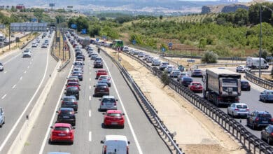 ¿Dónde y cuánto cuesta lavar el coche en Madrid tras las vacaciones?