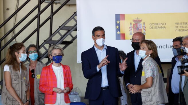 Pedro Sánchez, junto a Ursula von der Leyen y Charles Michel en la Base Aérea de Torrejón de Ardoz.