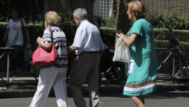 Moncloa sube las pensiones no contributivas un 15% y dará un cheque de 200 euros a autónomos